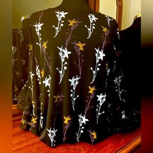 Alfani ruffled sleeve floral printed top. Size PL. NWOTGS